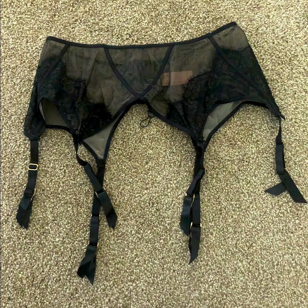 NWOT Dita Von Teese Maestra Suspender Belt